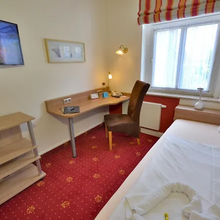 فندق Alt-connewitz 3*