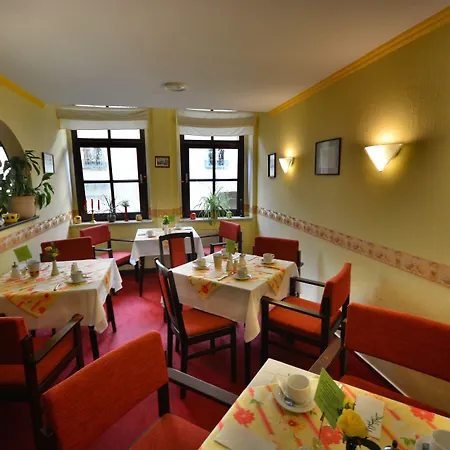 Alt-connewitz 3* لبسيا