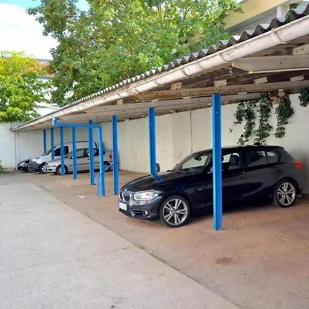 Alt-connewitz Hotell 3*